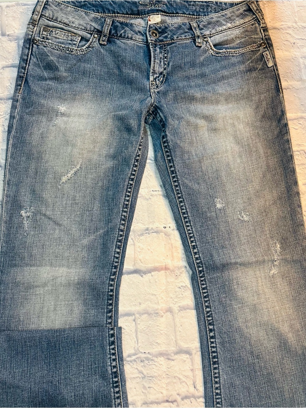Women’s Silver Pioneer Jeans Distressed Size 34 Low rise